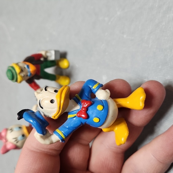 4 Bully One Nestle Disney Figureines - Picture 11 of 15